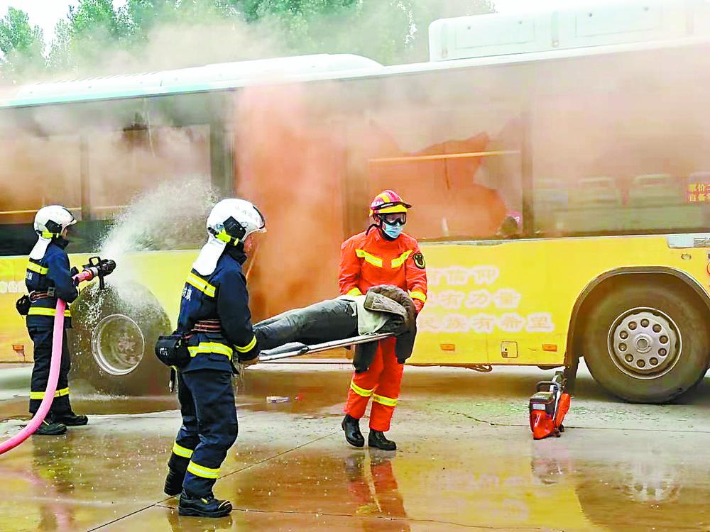 廊坊公交集团:开展安全生产应急科目演练