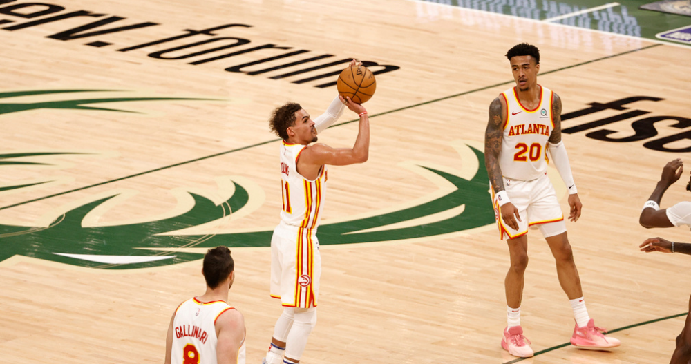 裁判垫脚特雷杨扭伤脚踝名嘴杨毅请问裁判垫脚该怎么吹