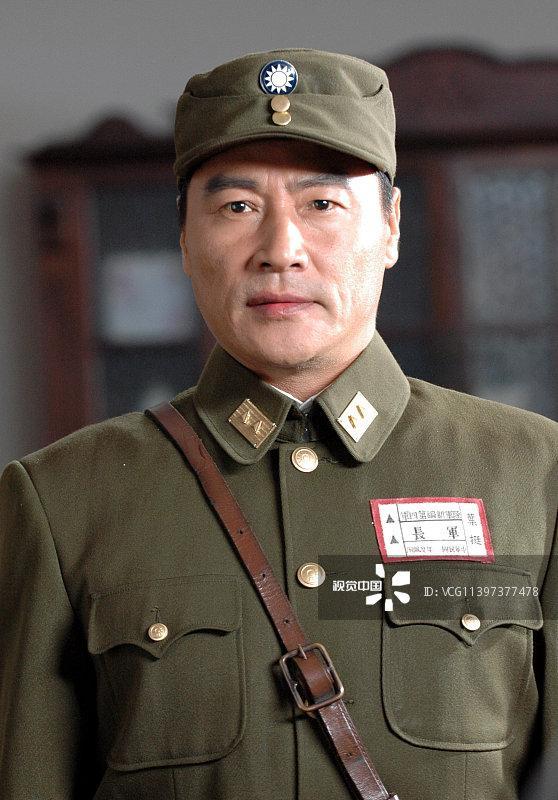 主要角色,而大家最为熟悉的,是他在电视剧《叶挺将军》中饰演的叶挺