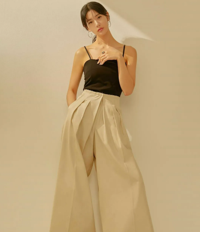 2012年,出演池珍熙,具善惠主演的sbs爱情水木剧《拜托了,机长》,饰演