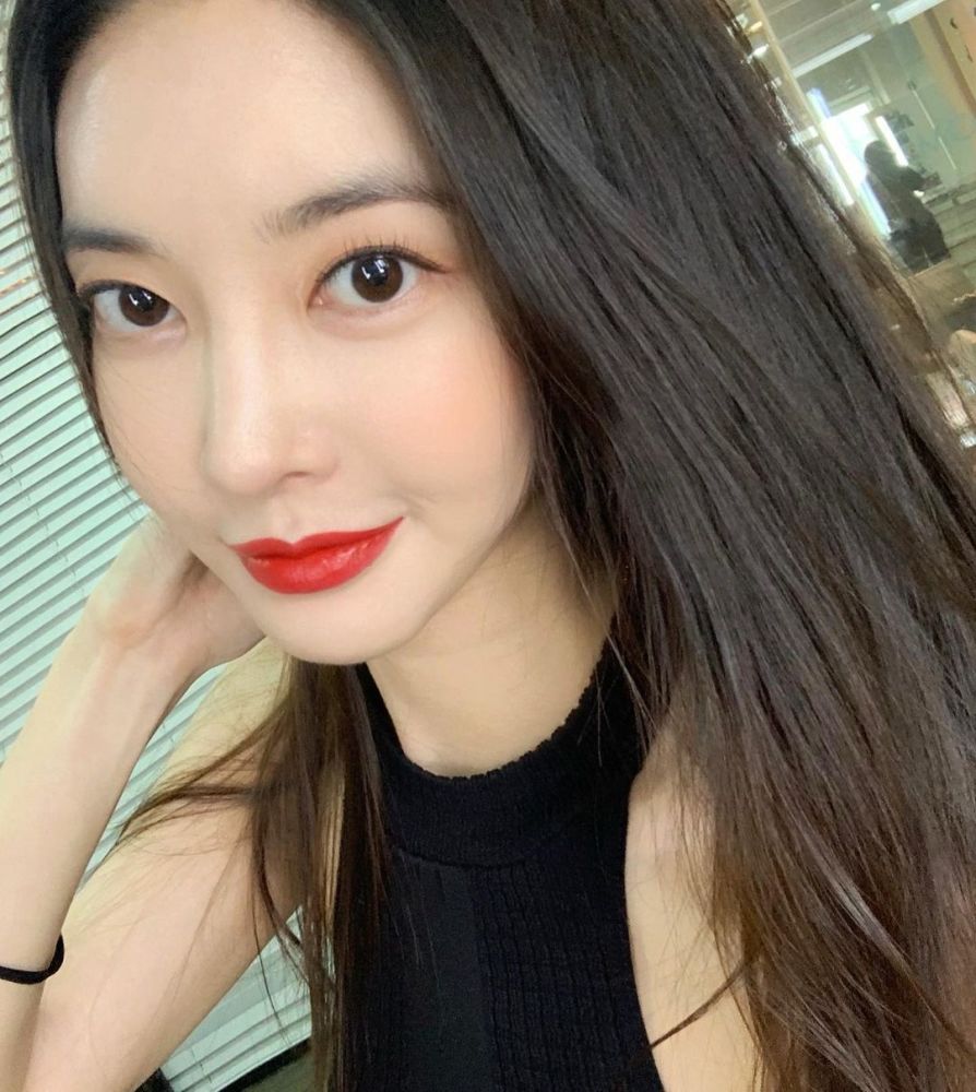 31岁女星金允智宣布结婚喜讯甜蜜告白准老公这是命中注定