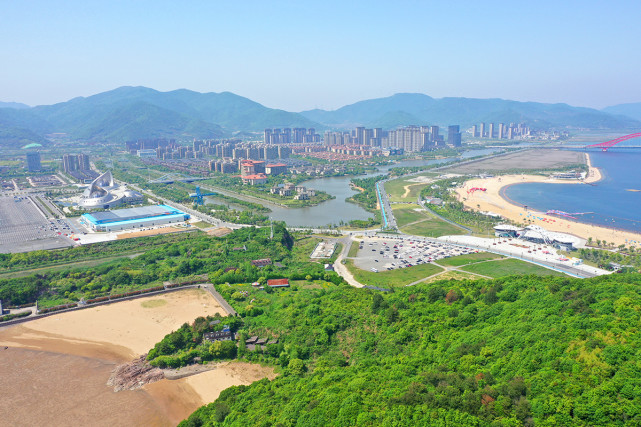 免费的洋沙山景区长期关闭,隔壁的梅山湾沙滩公园,收费开放