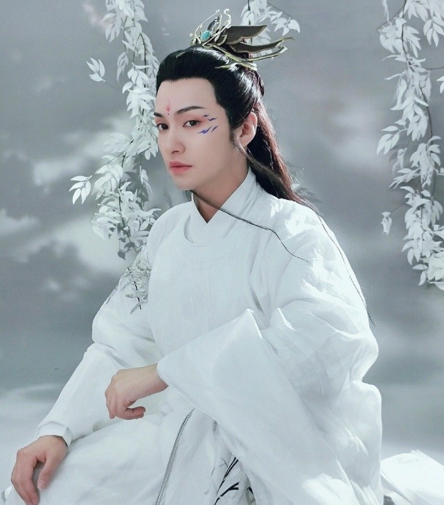 知名网红楚淇海外账号视频引争议发布汉服文化视频却用韩文介绍自己被