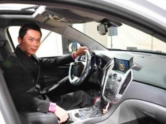 李晨的巨无霸越野车轴距44米国内找不出第二台