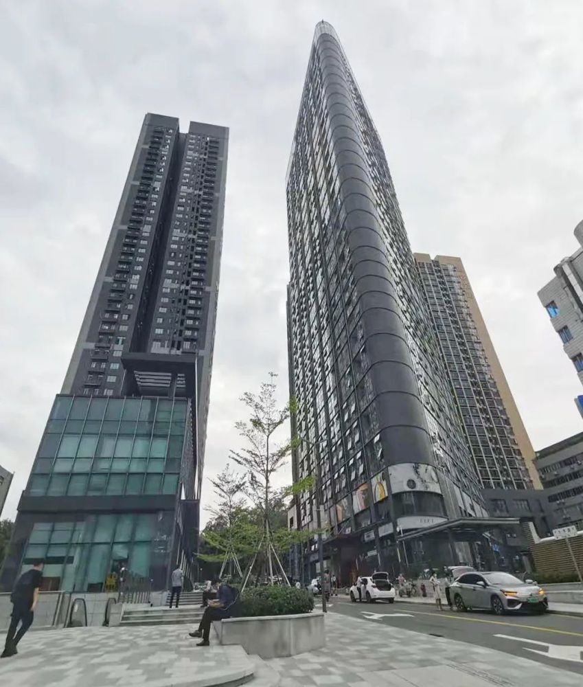 辉煌时代大厦图片来源:界面楼谈而京基操刀的二期项目在梅华路北侧