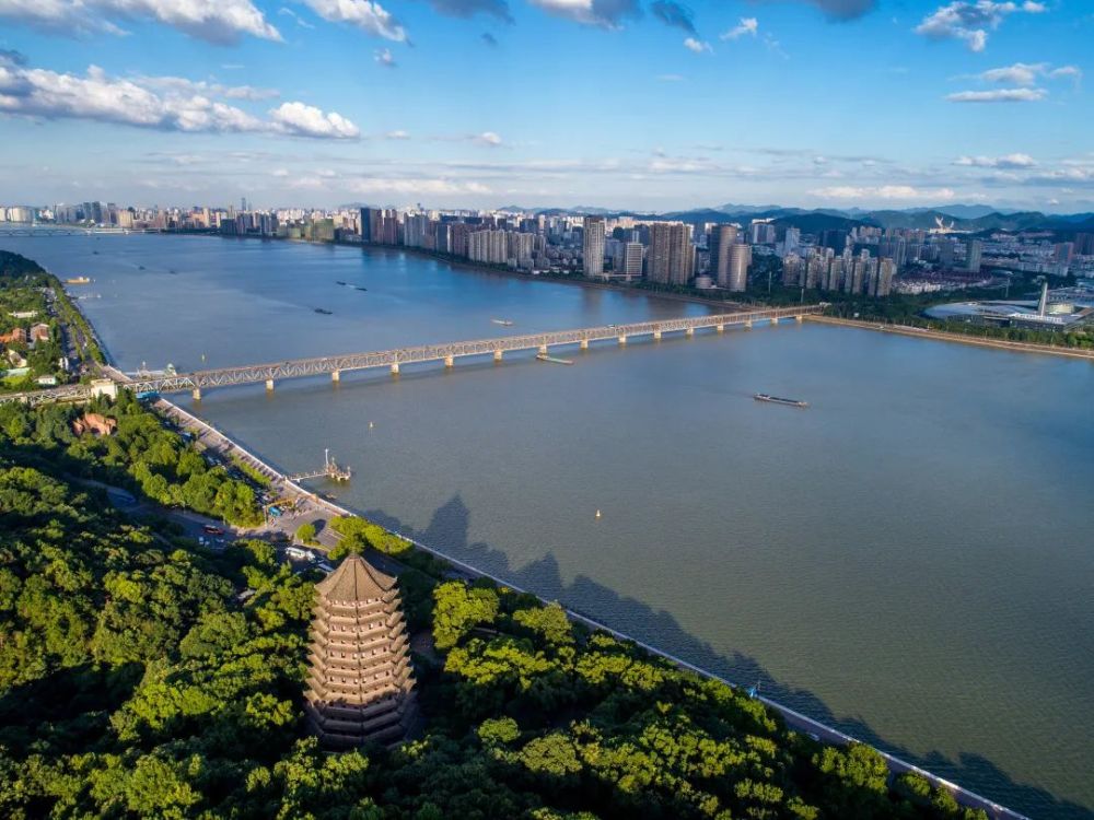 银杏汇国际滨顶奢豪宅一项浩瀚江景58米钱塘江边80280㎡网红现房私家