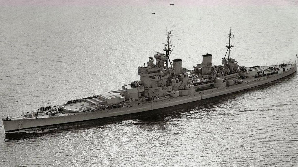 随后证明是二战时期英国海军在南海被日本击沉的威尔士亲王号战