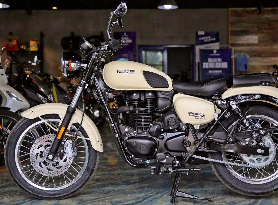 不怕沙暴的沙色摩托推荐(一)贝纳利imperiale帝国400