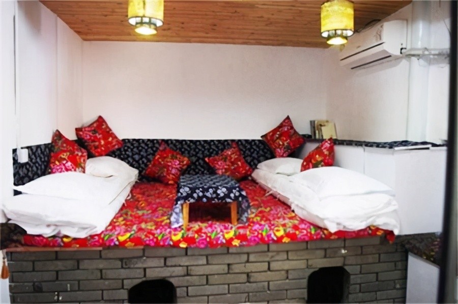 东北人在炕上吃饭睡觉南方人疑惑不嫌脏吗当地人这样回答