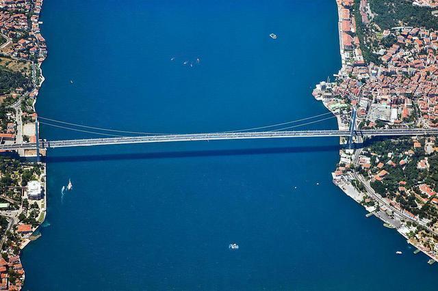 土耳其为何要开凿运河,把伊斯坦布尔欧洲城区变成岛屿?