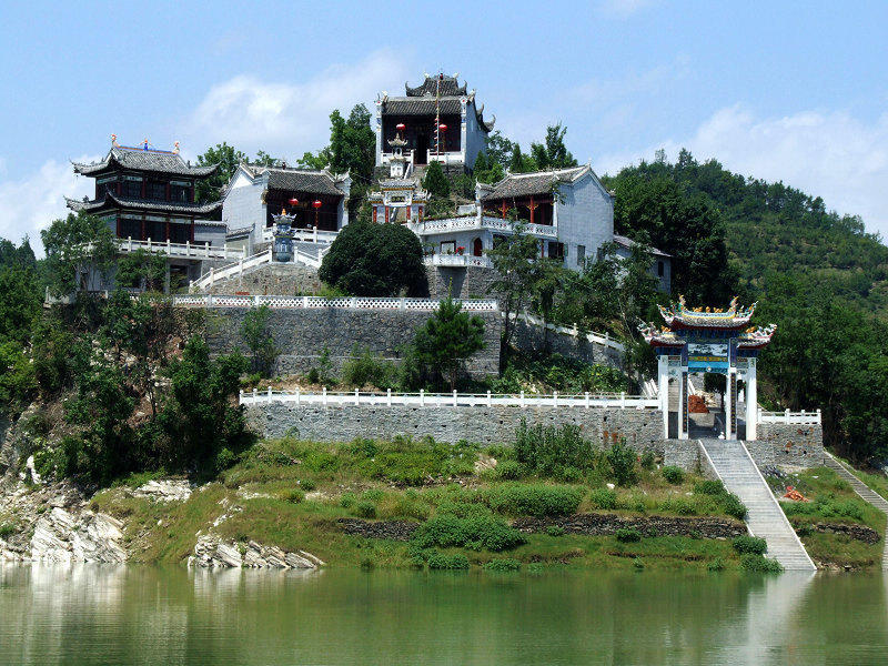 流水古镇:四季皆宜