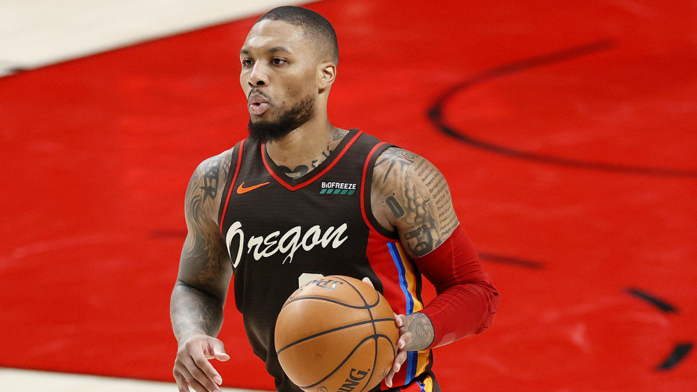 曝利拉德对开拓者已有不满!美媒建议4方案,勇士3人3签可交易?