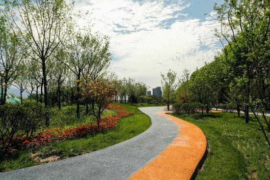 吕公路绿道吕公路绿道参选理由:绿道以"生态优先,慢性优先,景观绿带