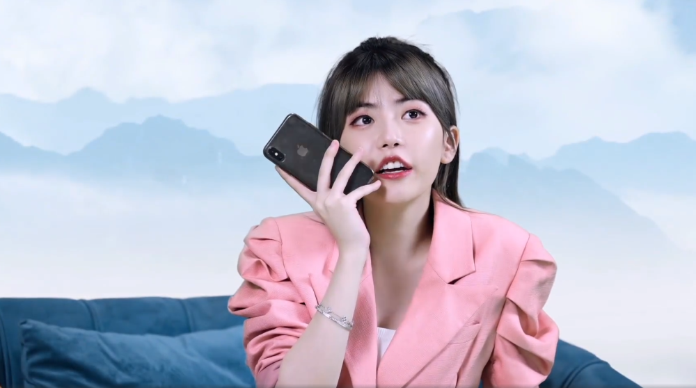 从周淑怡分享的生活照可以看出,她可是一位十分喜欢粉色的女孩子,在