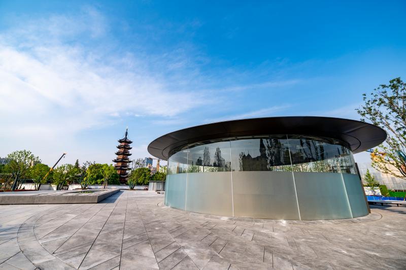 龙华广场全新亮相,"秋江塔影""天空之境"都来了_腾讯新闻