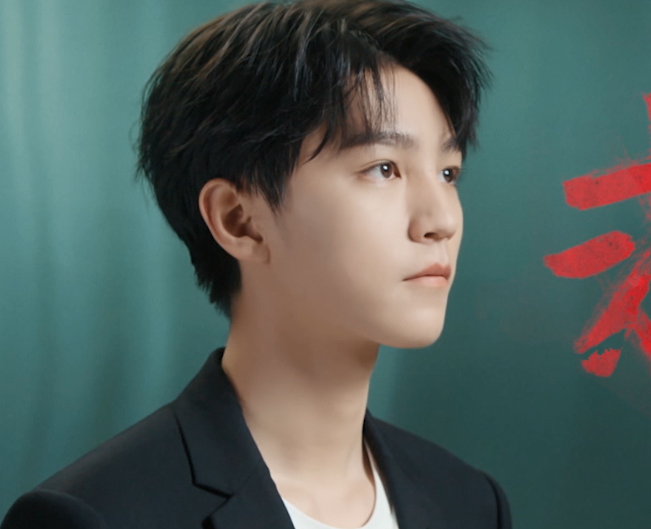 王俊凯《1921》受刑戏份太震撼,演技不输易烊千玺,爆款电影无疑!