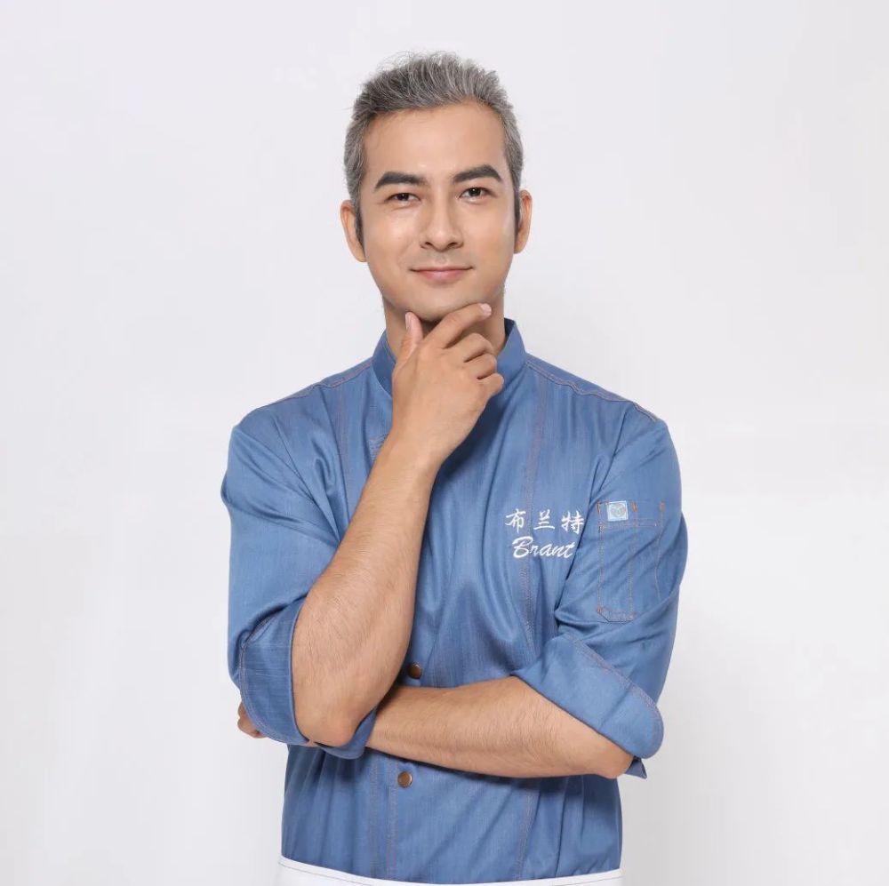 健康大厨 | 布兰特材料:小米,红豆,扁豆,椰奶,糖,吉利丁片,果酱做法:1