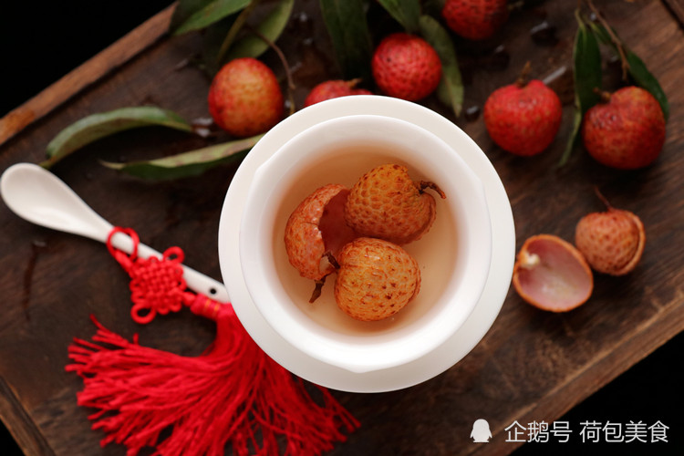 吃完荔枝,荔枝壳为何不能扔掉,而是放锅里煮一煮?长见识