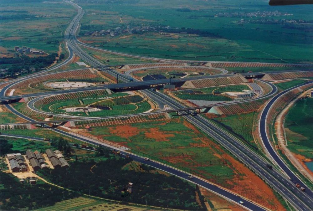 中国高山排行_39所985大学排名重新洗牌:南大第6,厦大第20,成电倒数第5(2)