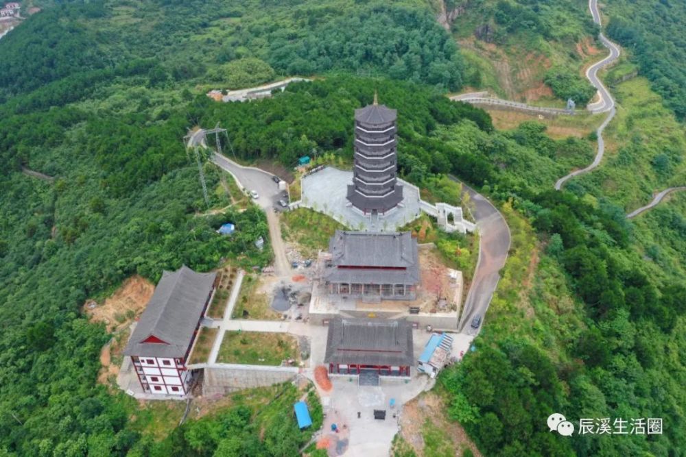 2021年6月28日鸟瞰辰溪锦岩公园此时的照片看起来是不是很舒服了,这不