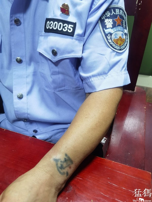 郑州一男子花460块假冒警长准备回老家炫耀不料半路遇