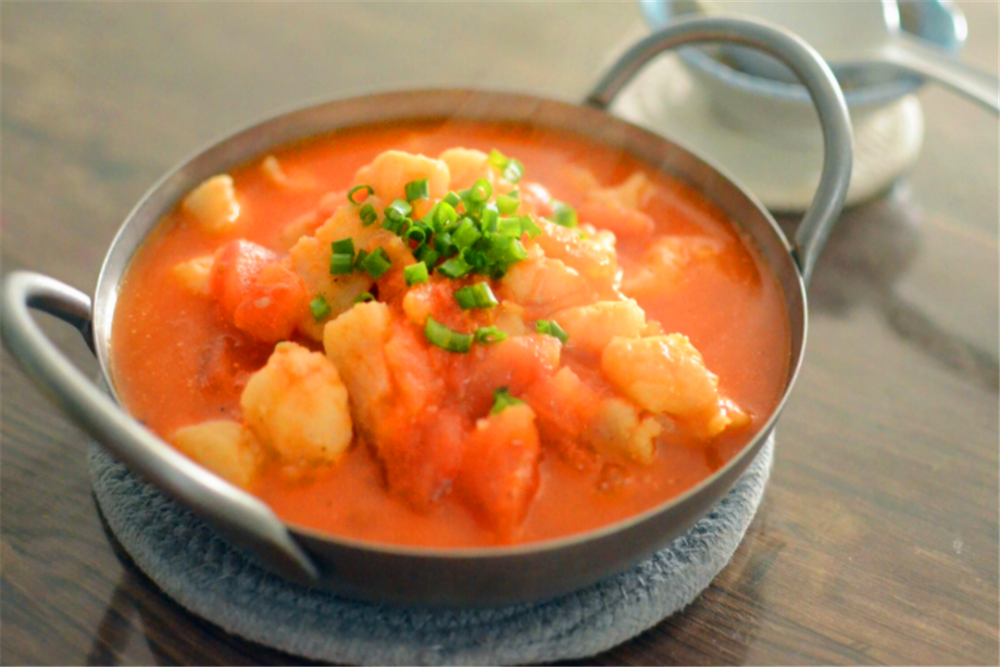 酸甜解腻的番茄龙利鱼粉丝煲减肥又好吃值得一试