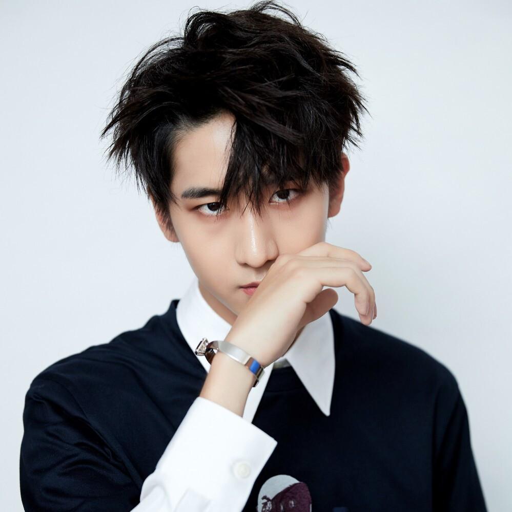 r1se解散后赵磊开启全国巡演其他人已凉凉