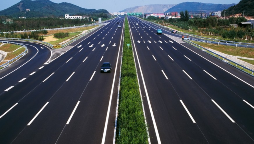 河南高速能起降战斗机传说中的战备高速公路你真没听错