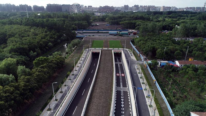 祁连山路陆翔路隧道图片