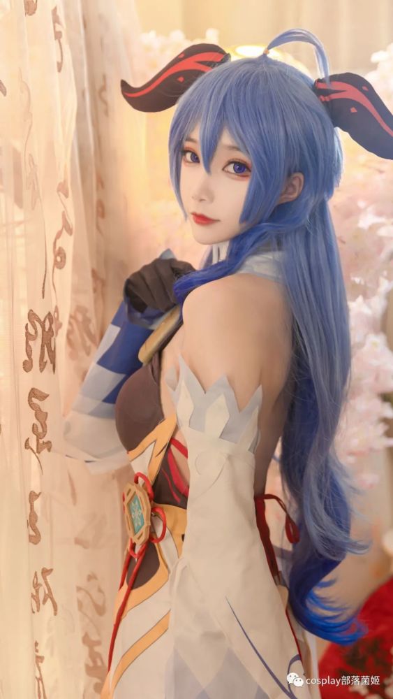 cos:二次元cos大赏原神甘雨@鬼狮