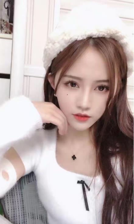 吉他少女的神仙嗓音陌陌主播李粥粥献唱夜空中最亮的星