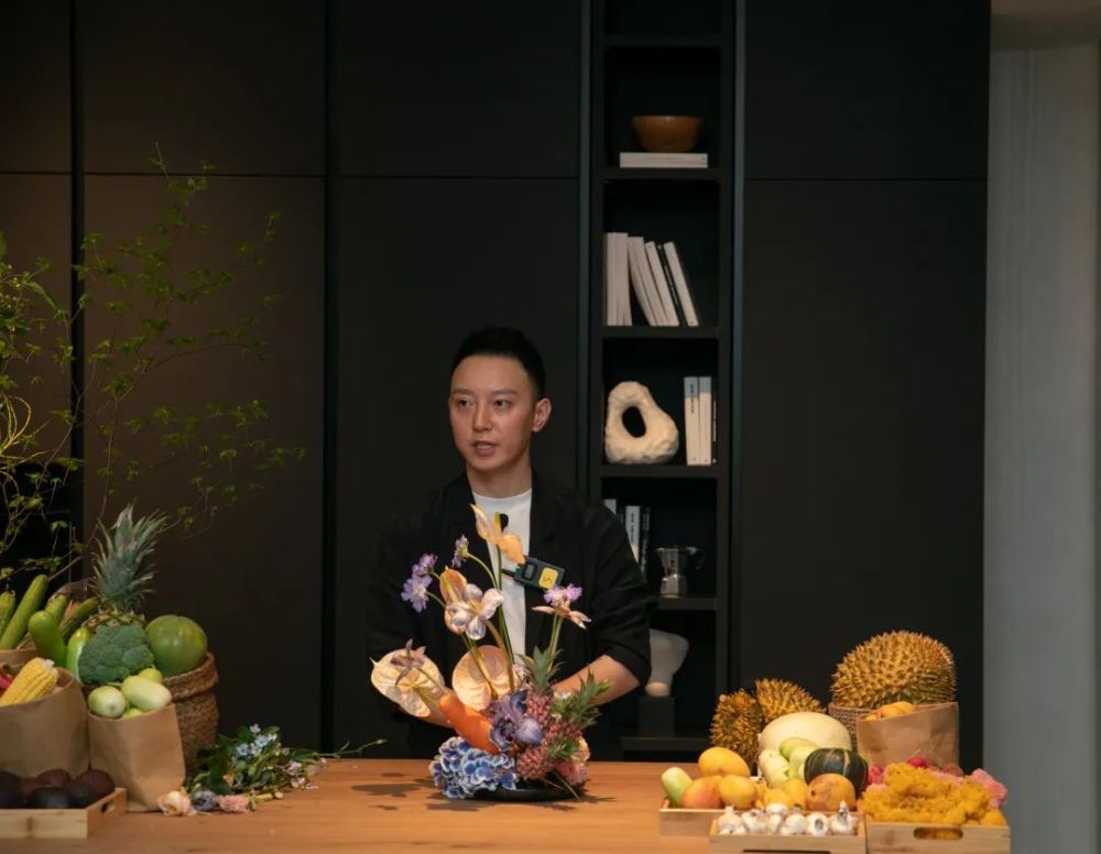 厨房与花艺的国内先锋花艺杰出代表人物徐飞特邀中国顶尖时尚花艺设计