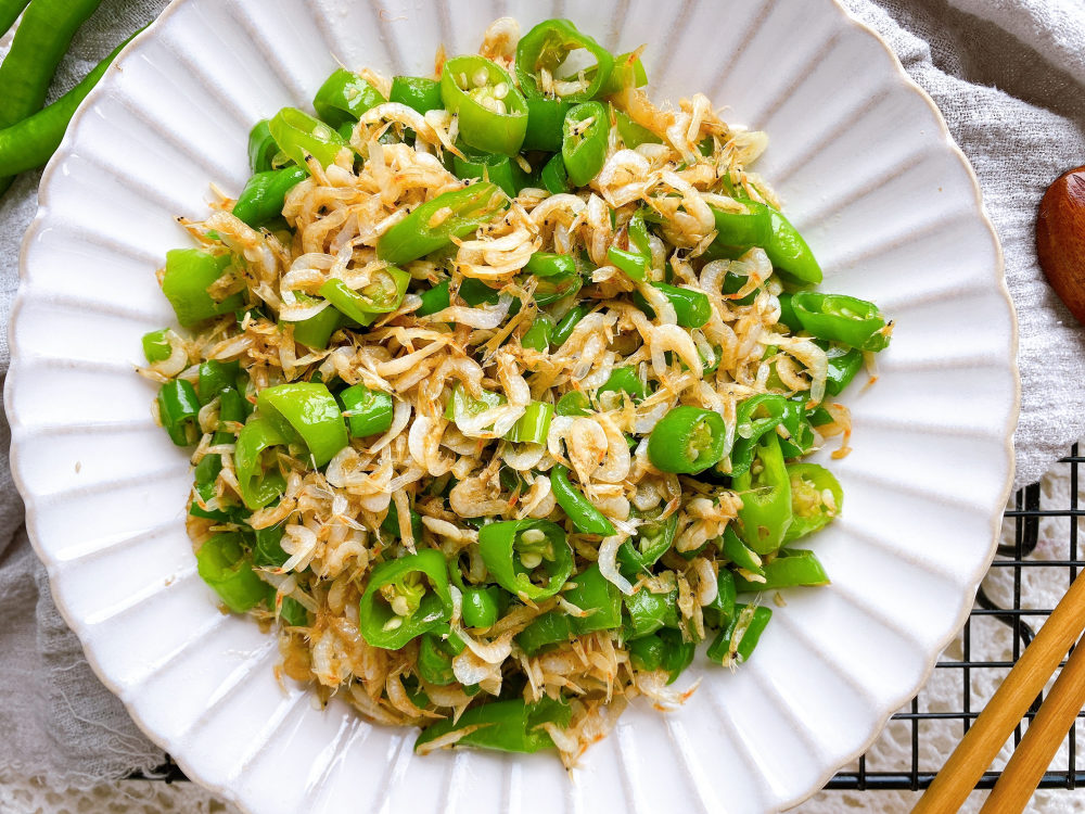 虾皮最下饭的做法,鲜辣开胃,配馒头卷煎饼都不错,5分钟就上桌_腾讯