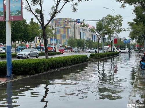 德州市多个乡镇突降短时强降水城区部分路段积水严重