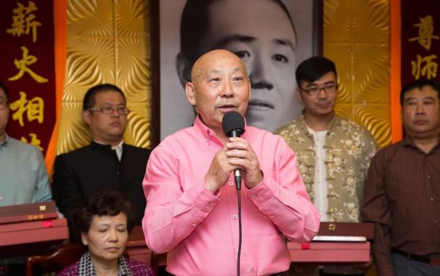 刘宝瑞的徒弟有不少,不太知名的他,是模仿刘宝瑞最像的一个_腾讯新闻