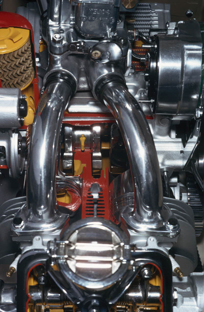 雪铁龙g系列水平对置四缸引擎