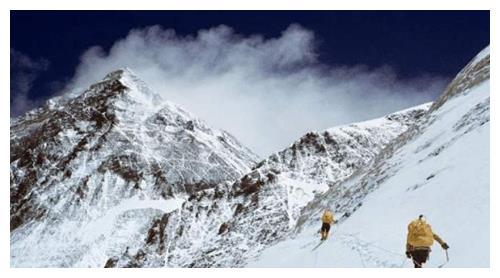弗兰西斯·阿森蒂耶夫是美国著名的登山者,6岁那年她就跟父亲登上