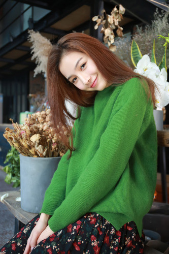 于正最新捧的女一号曝光 网友:气质很独特,长得有味道