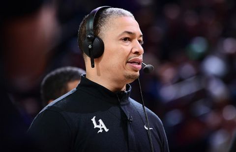 卢指导:缺人是赛季常态 这支快船极富韧性