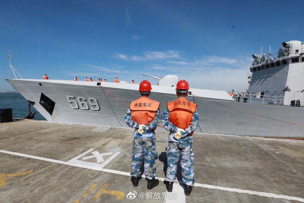 欢迎回家海军第37批护航编队凯旋