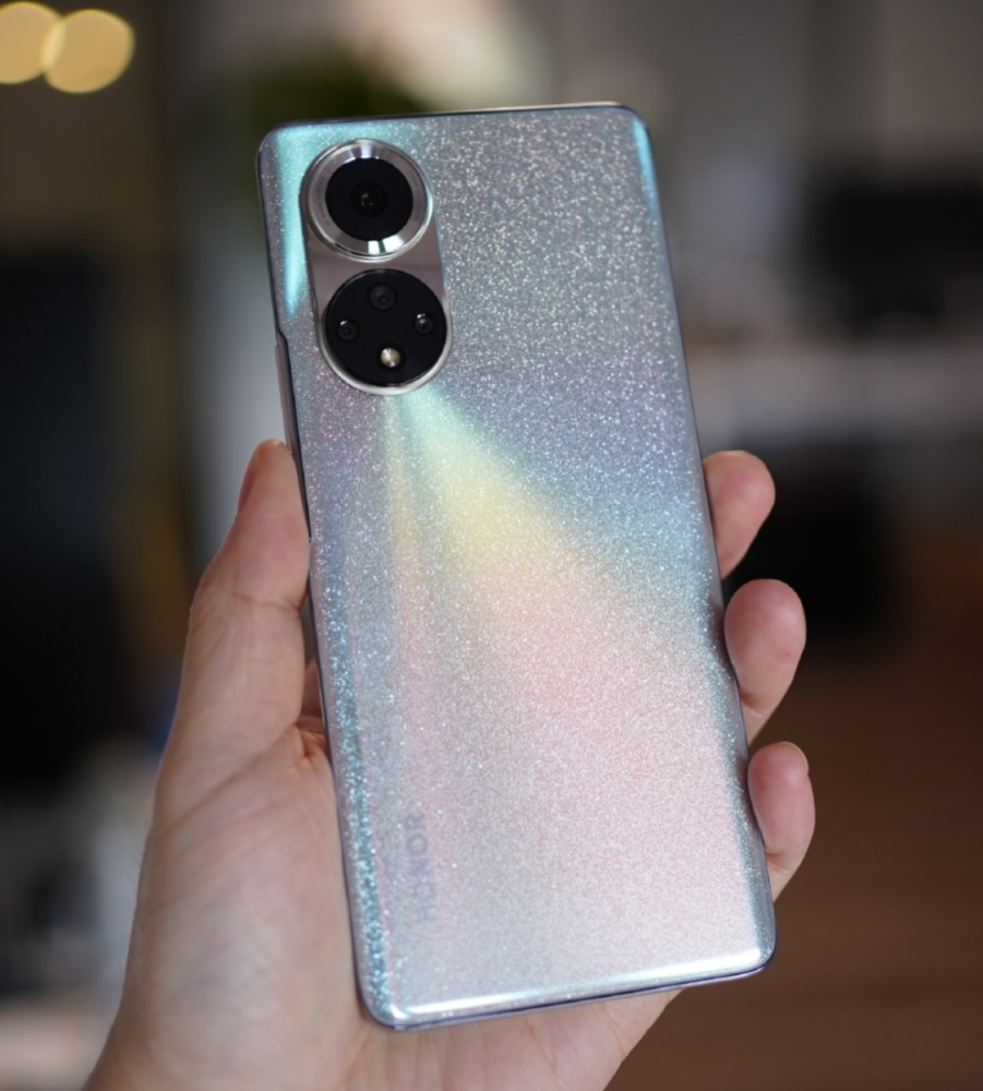 【新机】华为p50真机谍照曝光:猛男粉配色,小姐姐最爱?