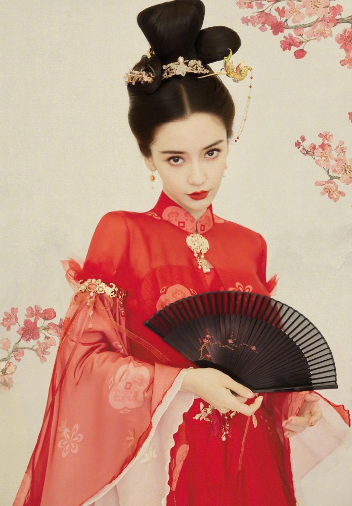 李沁拍苏州园林大片国风扮相太绝了为何花旦都爱国风造型