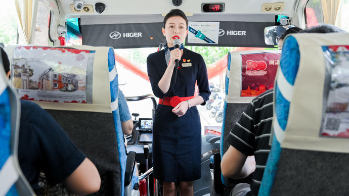 虹口区今正式启动红色专线巴士,设专线和环线