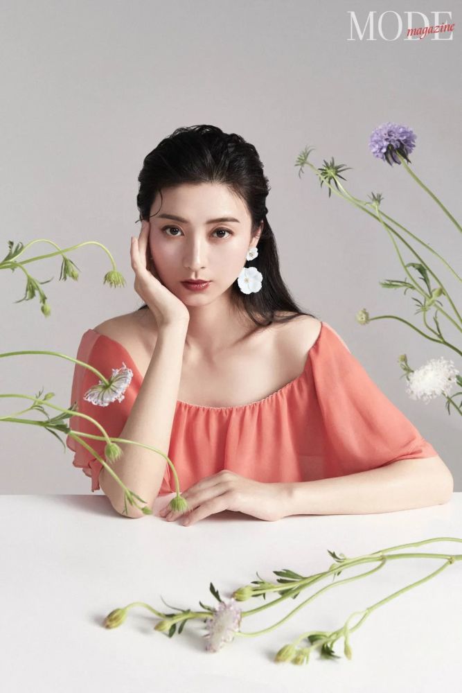 modemagazine眉姐姐斓曦再次美出新高度