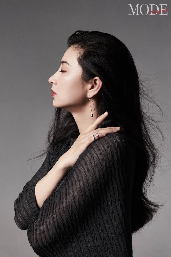 modemagazine眉姐姐斓曦再次美出新高度