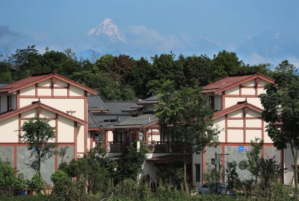 川派网红名山牧马山你的旅游清单该更新了