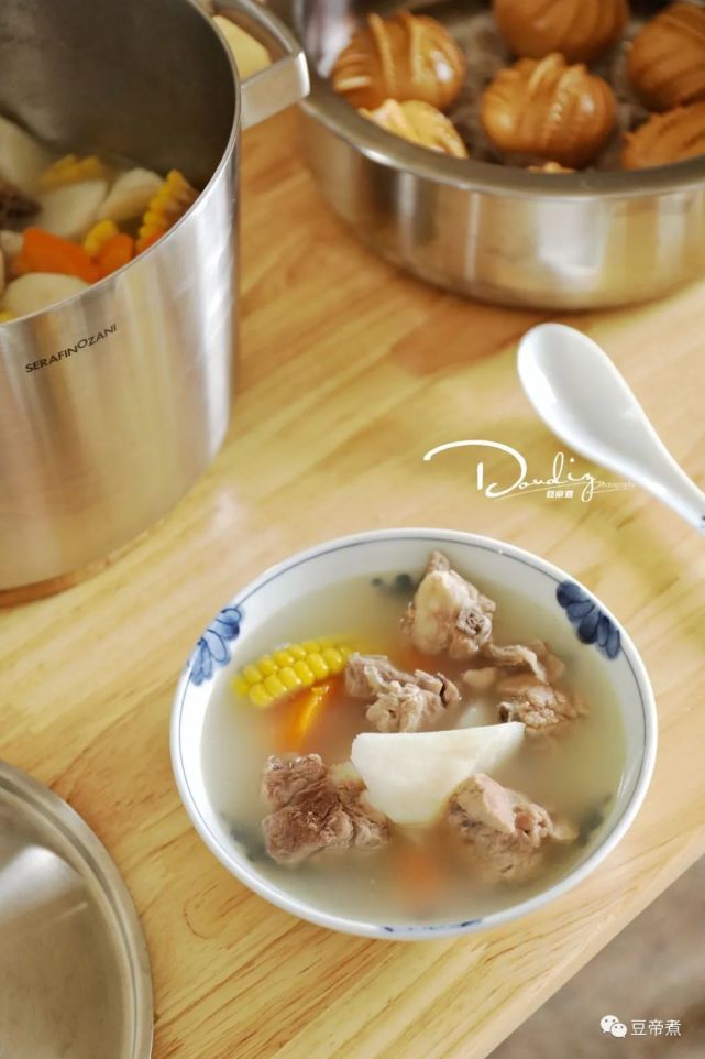 我家夏天经常做的一道汤,汤头浓郁好喝还不腻,一次吃三碗不是事_腾讯