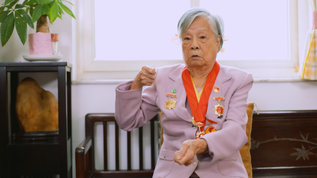 永远跟党走党的女儿珠江纵队老战士谭英