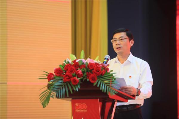 获颁"光荣在党50年"纪念章,苏州36名老兵集体重温入党誓词