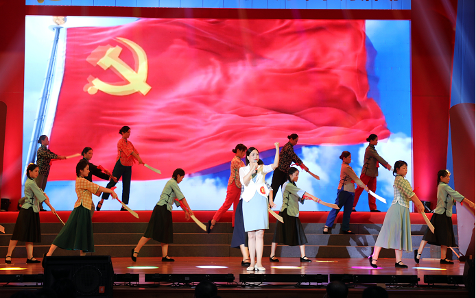 这片红色热土上的革命故事为题材,采用配乐,配图等多种形式进行演讲